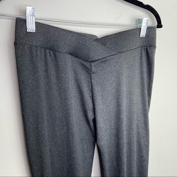 Sparkly gray scrunchy butt leggings size large - Picture 2 of 7
